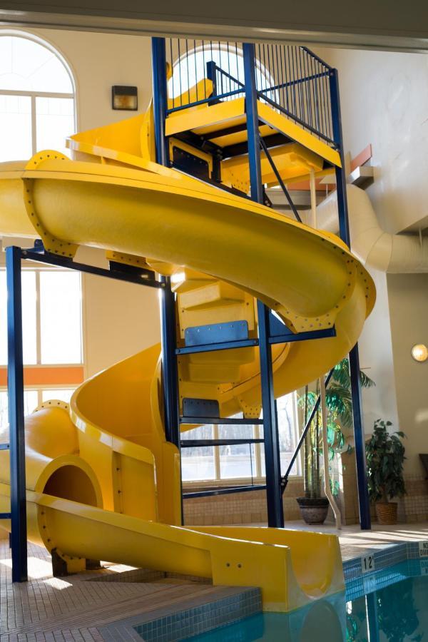 Peavine Inn & Suites High Prairie Экстерьер фото