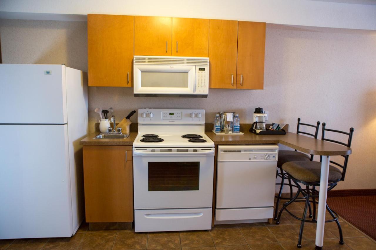 Peavine Inn & Suites High Prairie Экстерьер фото