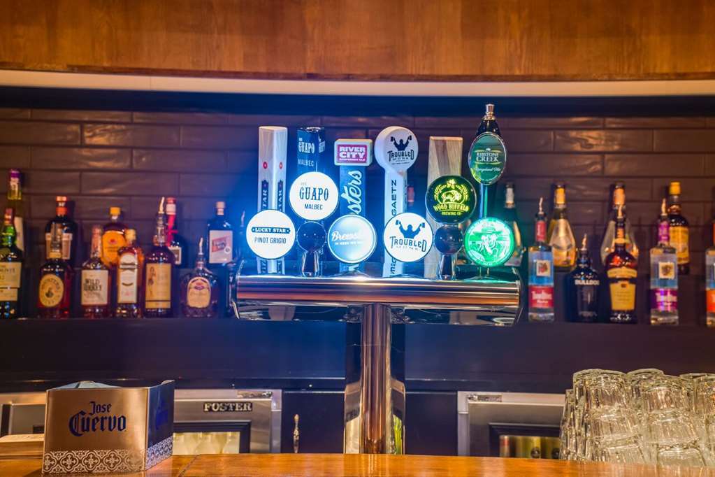 Peavine Inn & Suites High Prairie Ресторан фото